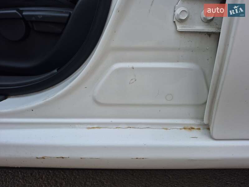 Хэтчбек Toyota Auris 2012 в Золочеве