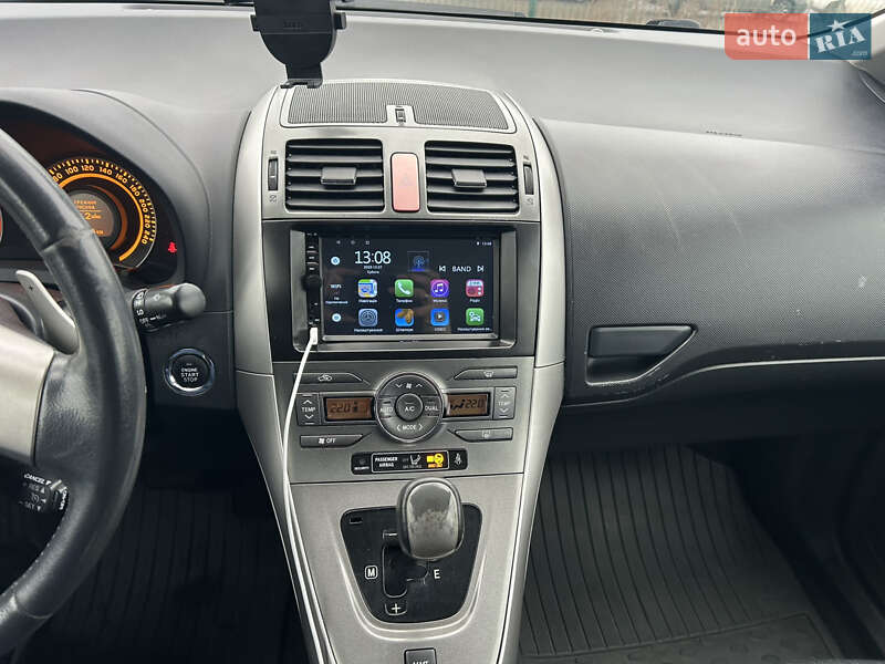 Хэтчбек Toyota Auris 2008 в Буче