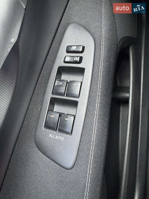 Хетчбек Toyota Auris 2011 в Івано-Франківську фото 10 Хетчбек Toyota Auris 2011 в Івано-Франківську