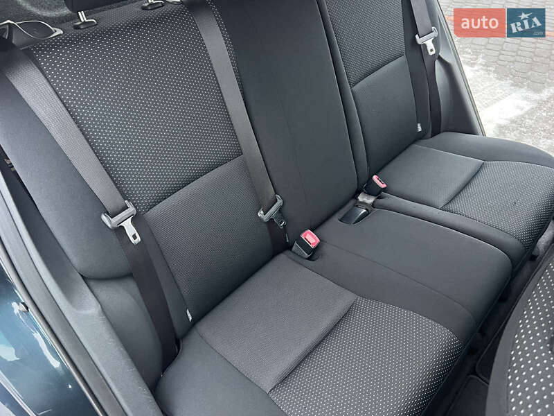 Хэтчбек Toyota Auris 2011 в Виннице