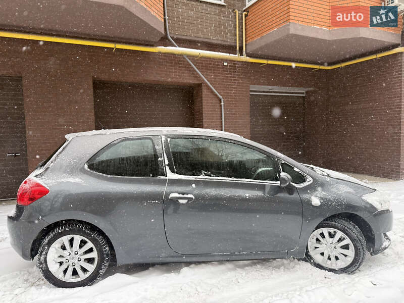 Хэтчбек Toyota Auris 2007 в Львове