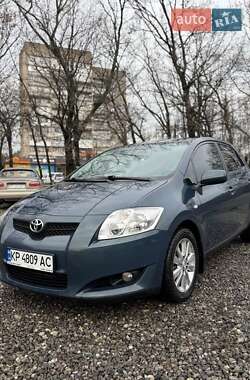 Хэтчбек Toyota Auris 2008 в Запорожье
