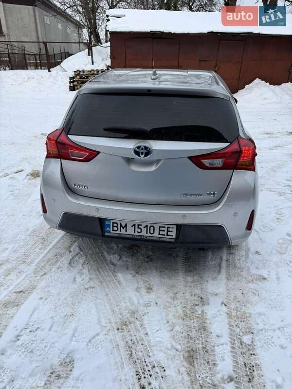 Хэтчбек Toyota Auris 2012 в Сумах