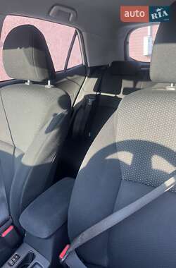 Хетчбек Toyota Auris 2012 в Бершаді