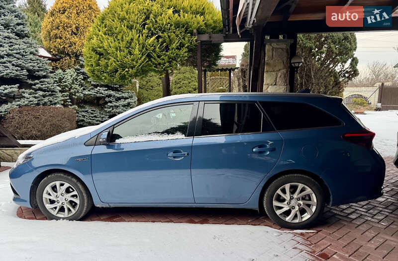 Универсал Toyota Auris 2016 в Львове