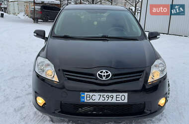 Хетчбек Toyota Auris 2012 в Борщеві