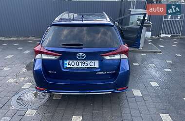 Універсал Toyota Auris 2015 в Ужгороді