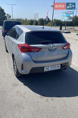 Хэтчбек Toyota Auris 2013 в Каменском