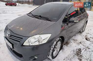 Хетчбек Toyota Auris 2010 в Івано-Франківську