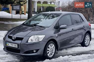 Хэтчбек Toyota Auris 2008 в Умани