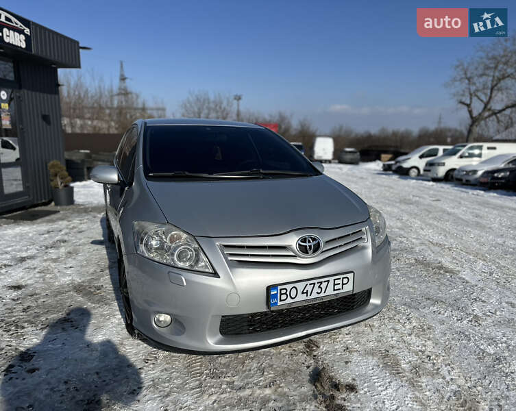 Toyota Auris 2011