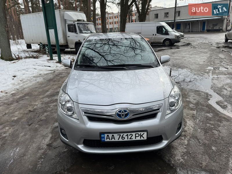 Хэтчбек Toyota Auris 2012 в Киеве