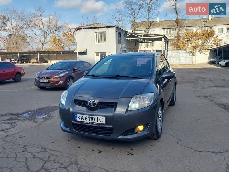 Хэтчбек Toyota Auris 2008 в Николаеве