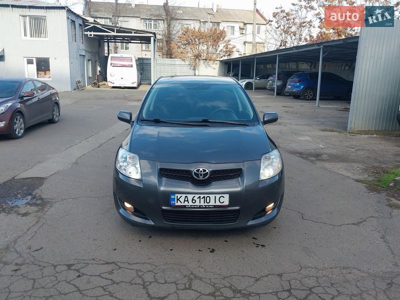 Хэтчбек Toyota Auris 2008 в Николаеве