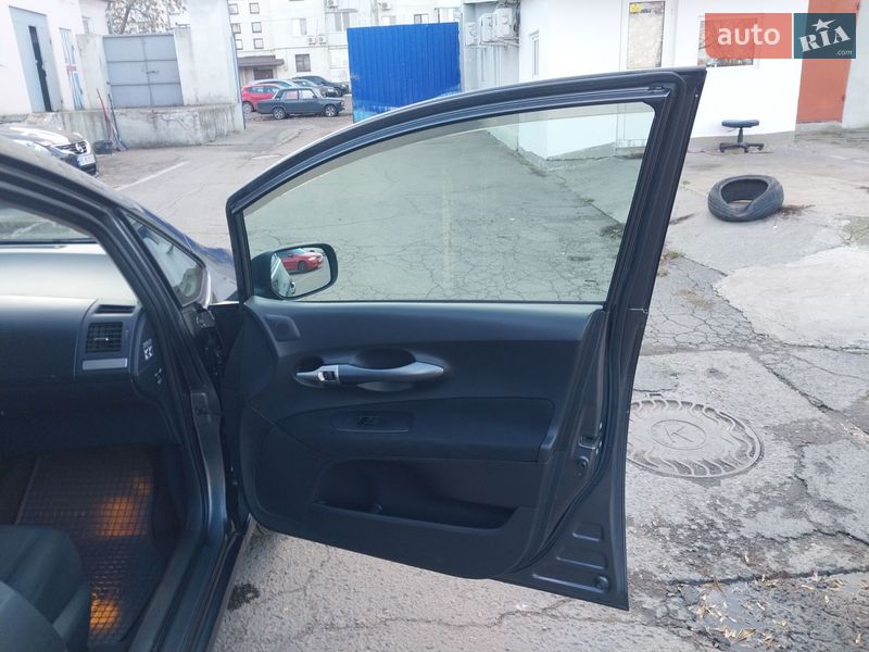 Хэтчбек Toyota Auris 2008 в Николаеве