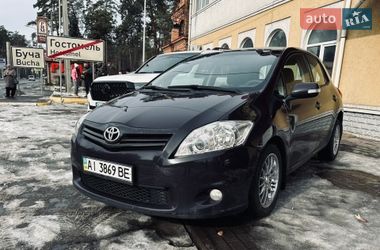 Хэтчбек Toyota Auris 2011 в Буче