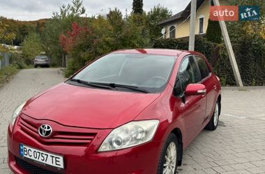 Хэтчбек Toyota Auris 2010 в Винниках