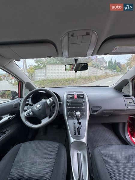 Хэтчбек Toyota Auris 2010 в Винниках