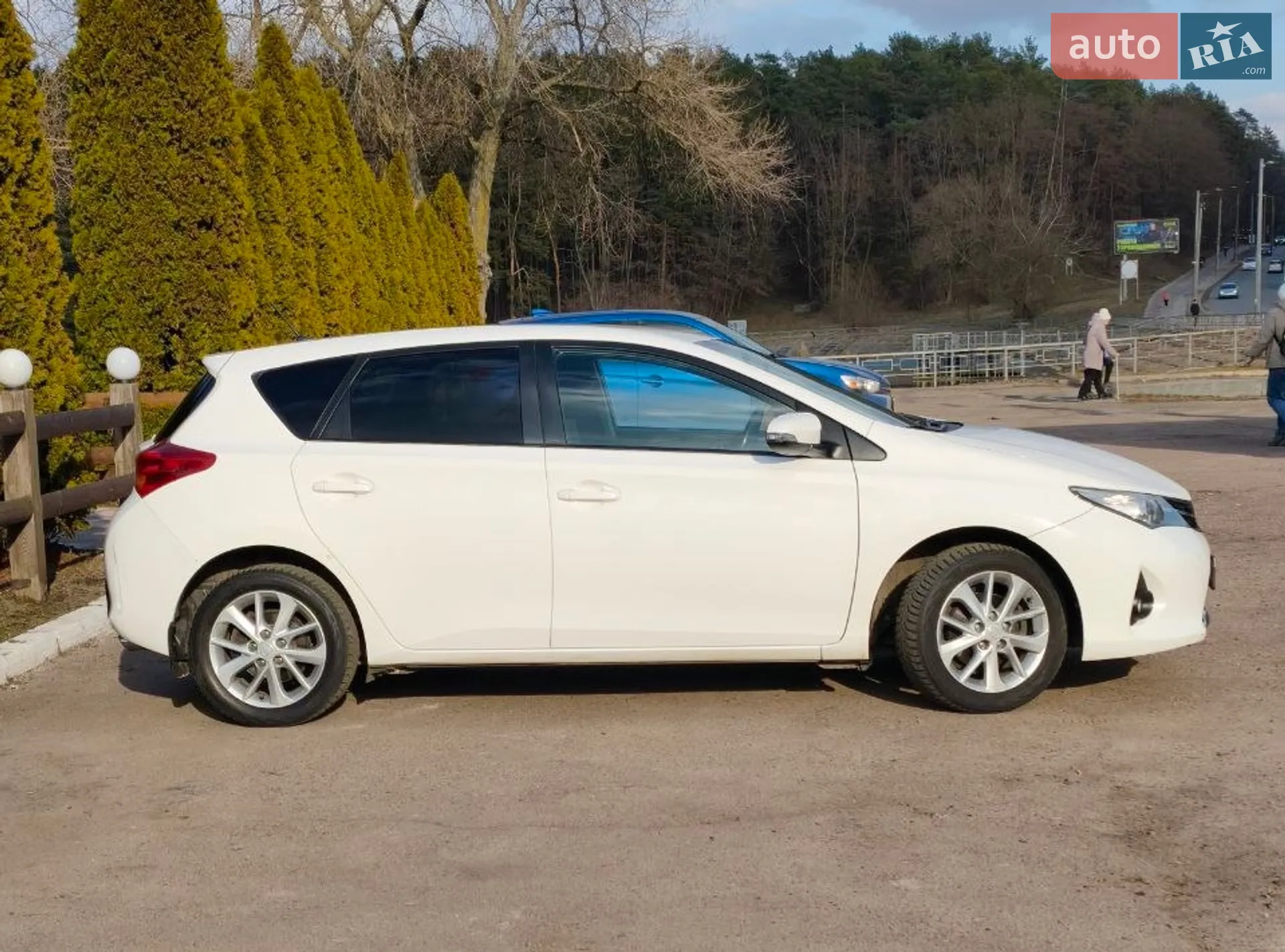 2013 Toyota Auris - мініатюра 2