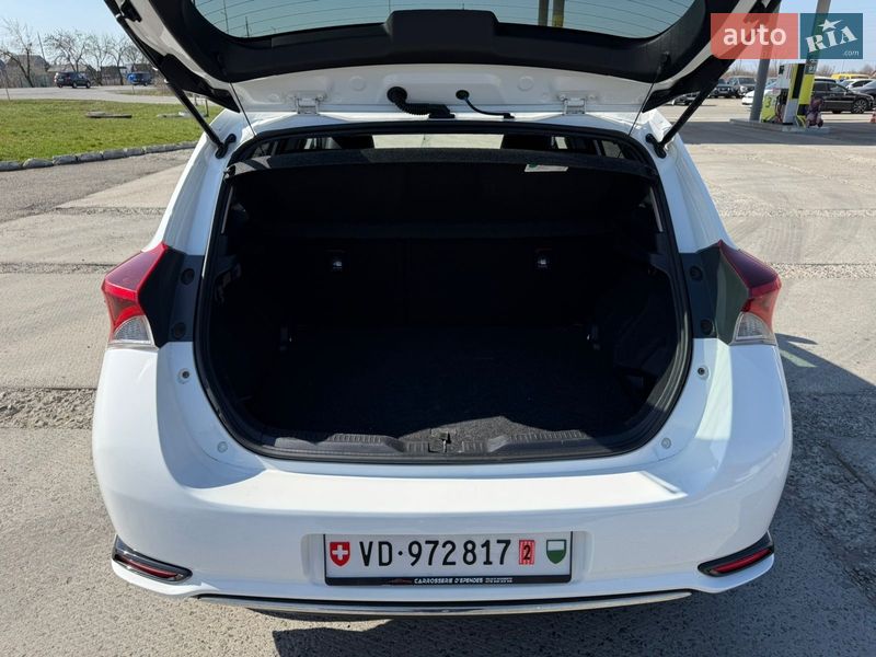 Хетчбек Toyota Auris 2016 в Ужгороді