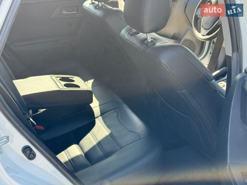 Хетчбек Toyota Auris 2016 в Ужгороді