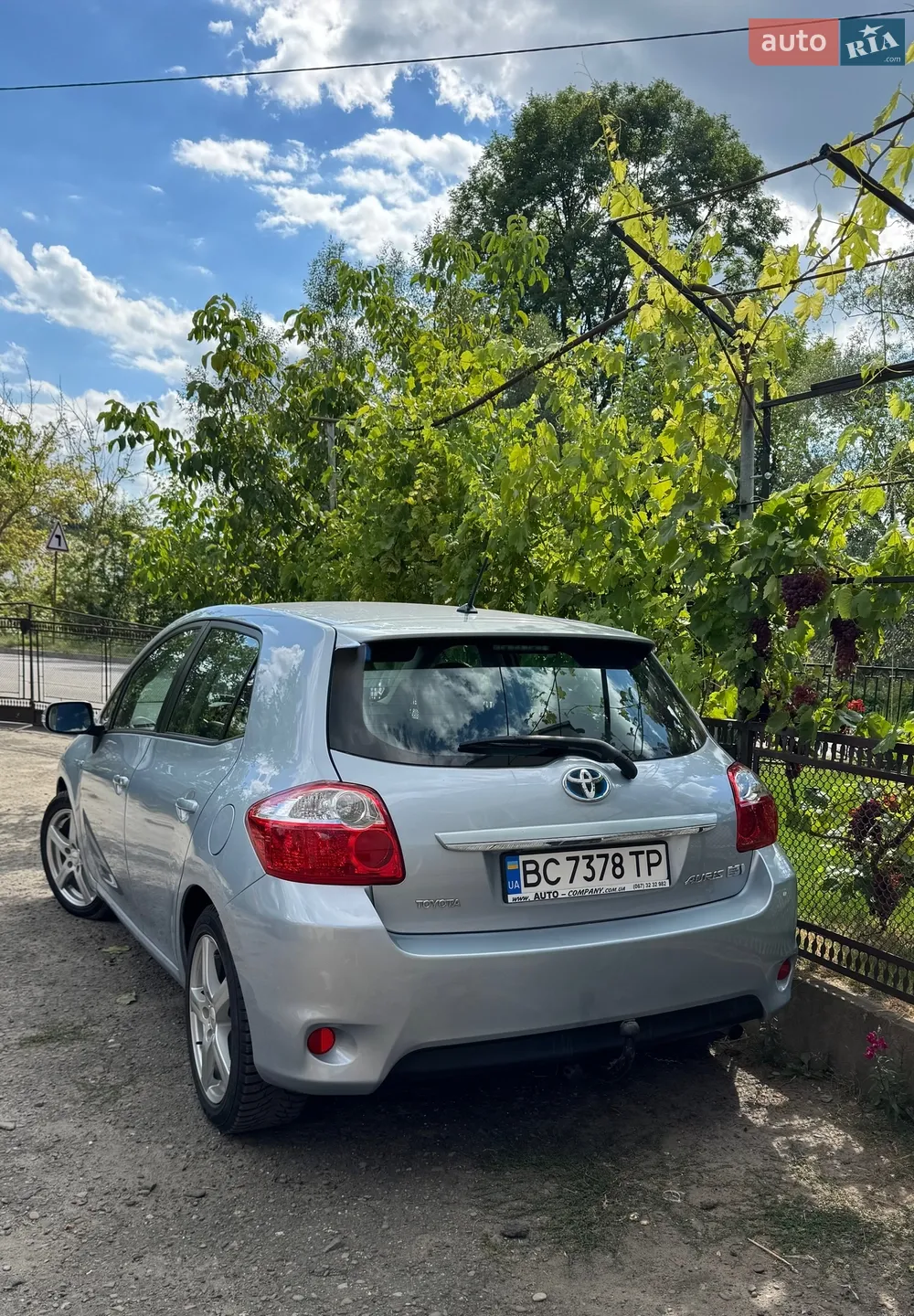 2012 Toyota Auris - мініатюра 2