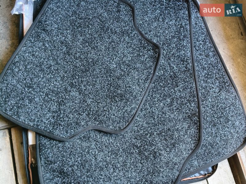 Хэтчбек Toyota Auris 2010 в Хмельницком фото 36 Хэтчбек Toyota Auris 2010 в Хмельницком