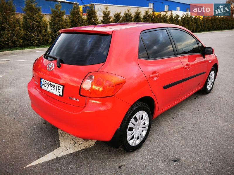 Хетчбек Toyota Auris 2008 в Хмільнику