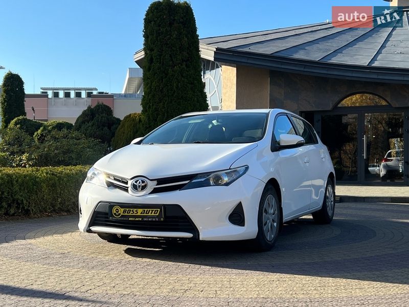 Хетчбек Toyota Auris 2014 в Львові