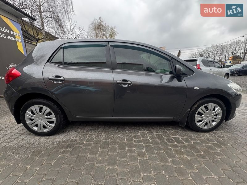 Хэтчбек Toyota Auris 2008 в Виннице