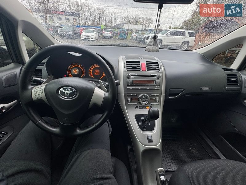 Хэтчбек Toyota Auris 2008 в Виннице