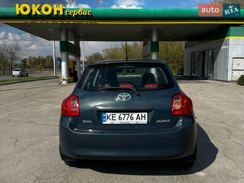 Хэтчбек Toyota Auris 2007 в Днепре