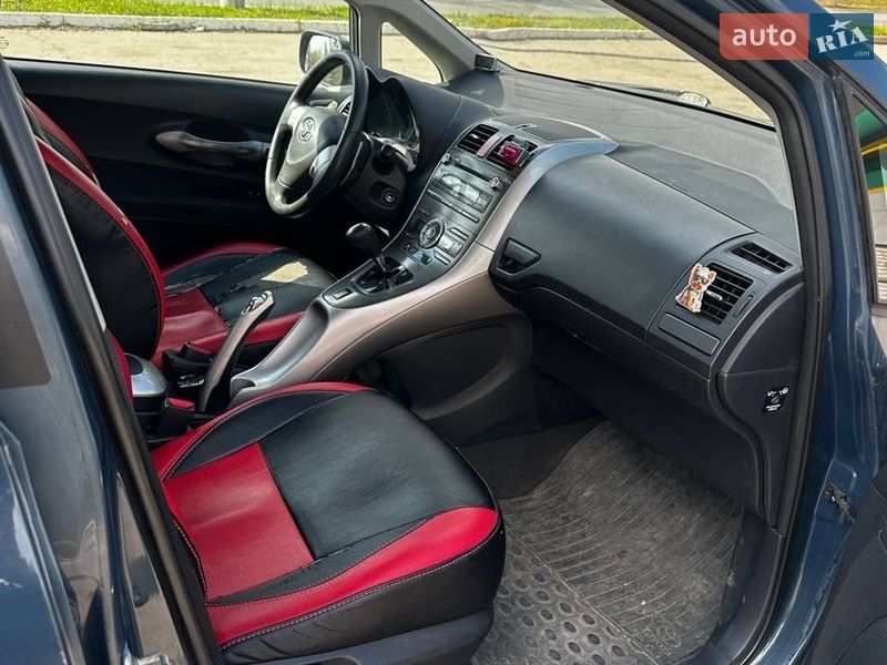 Хэтчбек Toyota Auris 2007 в Днепре
