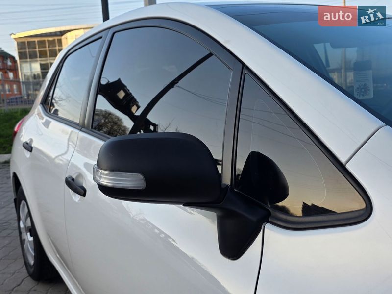 Хэтчбек Toyota Auris 2013 в Хмельницком фото 15 Хэтчбек Toyota Auris 2013 в Хмельницком