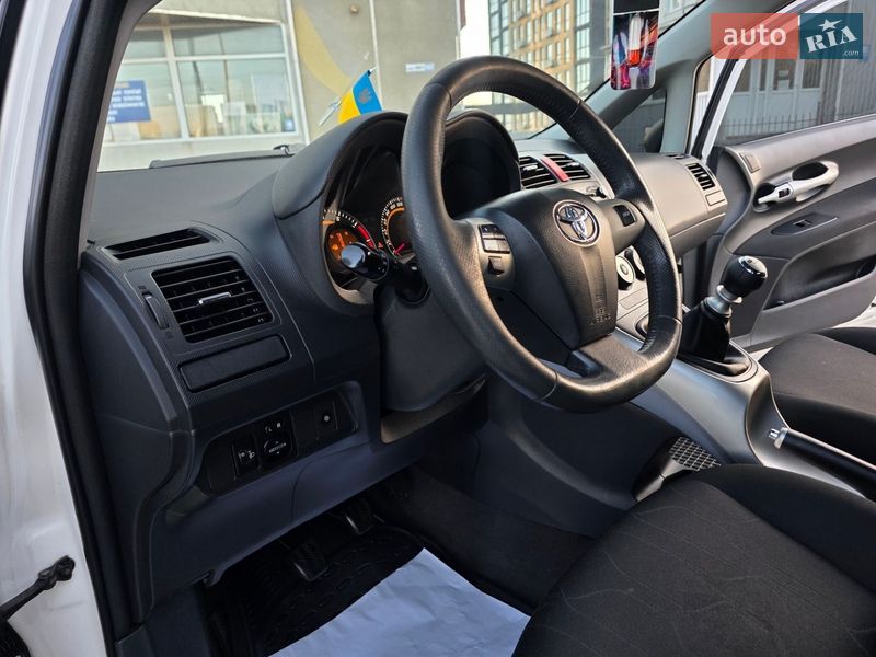 Хэтчбек Toyota Auris 2013 в Хмельницком фото 33 Хэтчбек Toyota Auris 2013 в Хмельницком