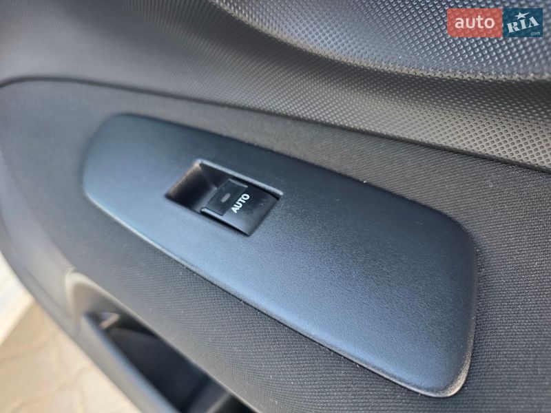 Хэтчбек Toyota Auris 2013 в Хмельницком фото 45 Хэтчбек Toyota Auris 2013 в Хмельницком