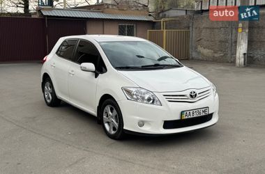 Хэтчбек Toyota Auris 2012 в Киеве