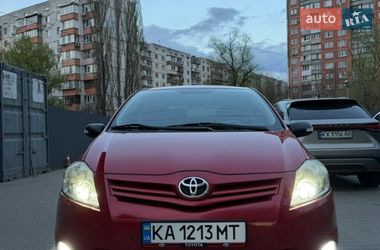 Хэтчбек Toyota Auris 2010 в Киеве