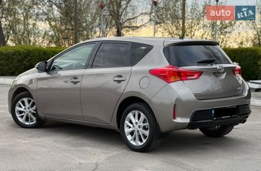 Хетчбек Toyota Auris 2013 в Дніпрі