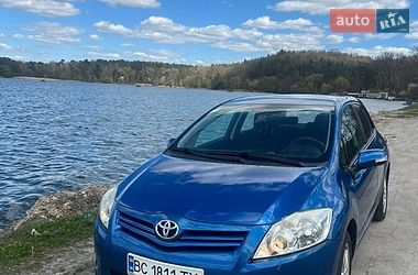 Хетчбек Toyota Auris 2010 в Львові