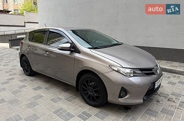 Хетчбек Toyota Auris 2013 в Дніпрі