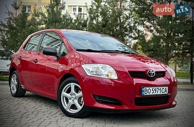 Хэтчбек Toyota Auris 2008 в Ивано-Франковске