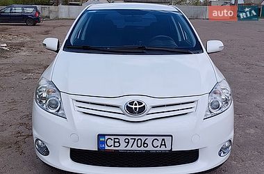 Хэтчбек Toyota Auris 2012 в Прилуках