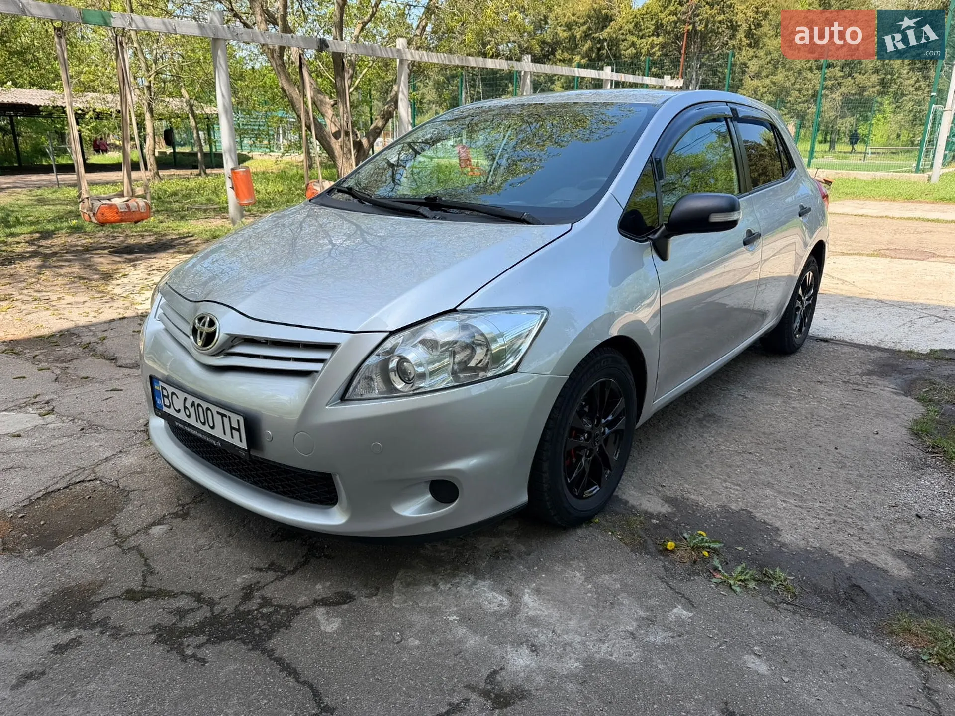 2010 Toyota Auris - фото 1