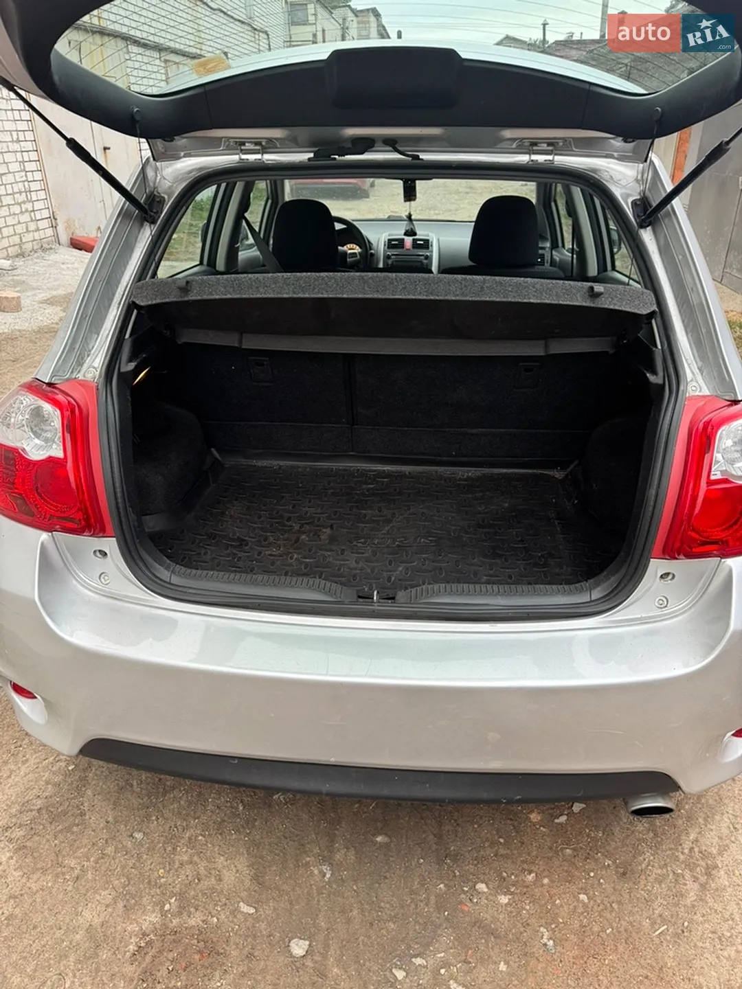 2011 Toyota Auris - мініатюра 4