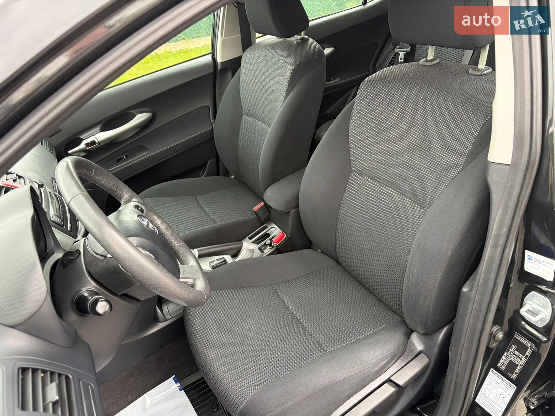 2010 Toyota Auris - мініатюра 19