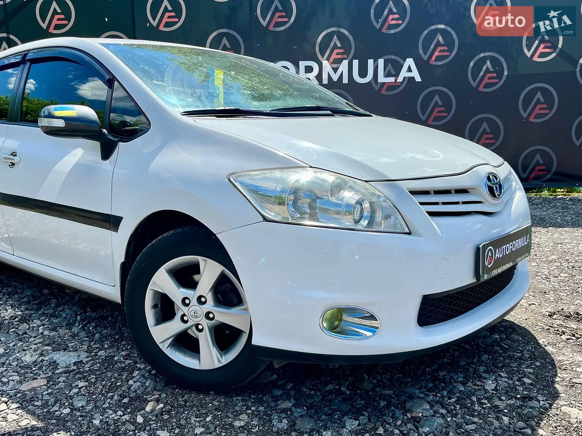 2012 Toyota Auris - мініатюра 2