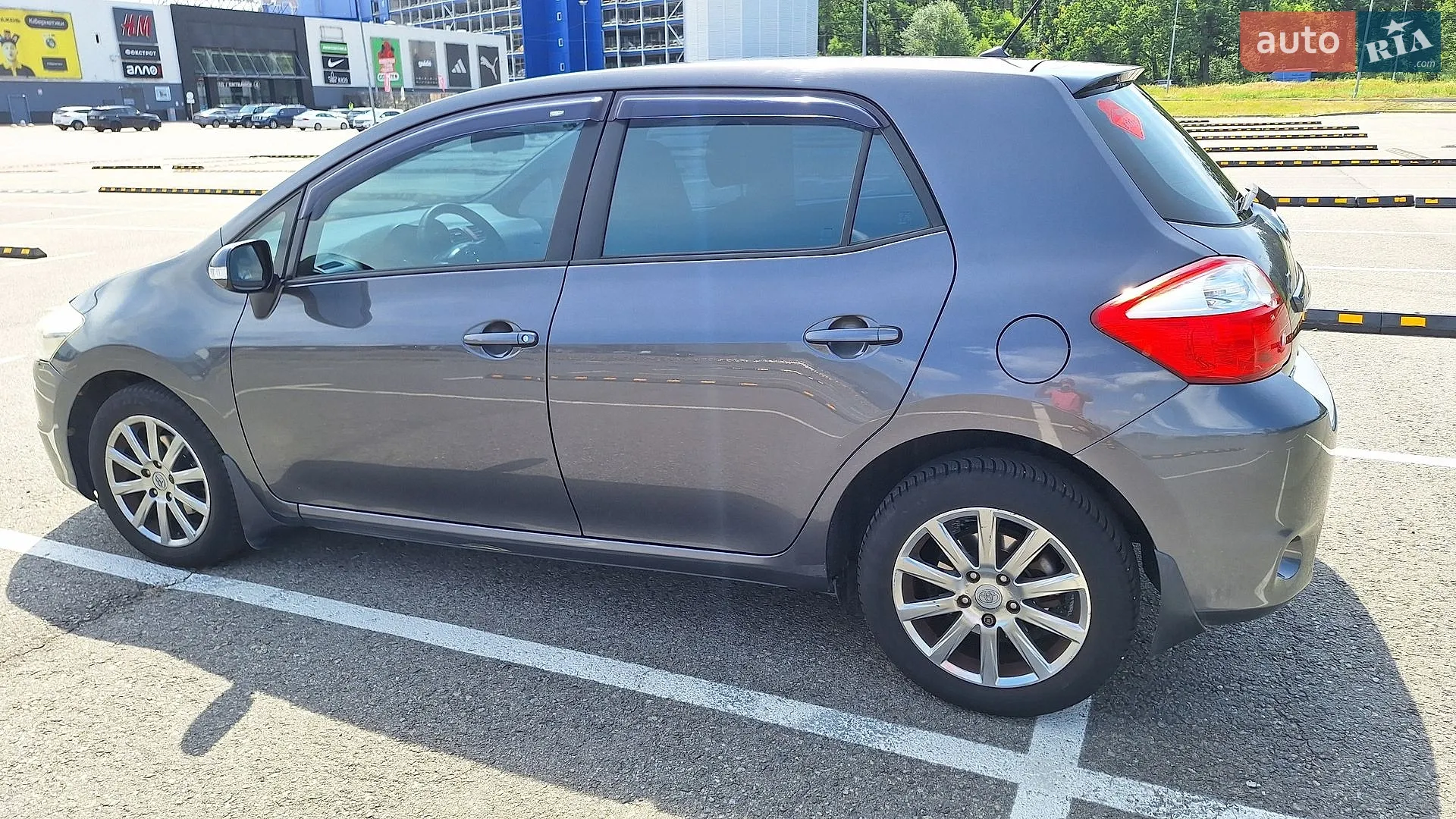 2011 Toyota Auris - мініатюра 9