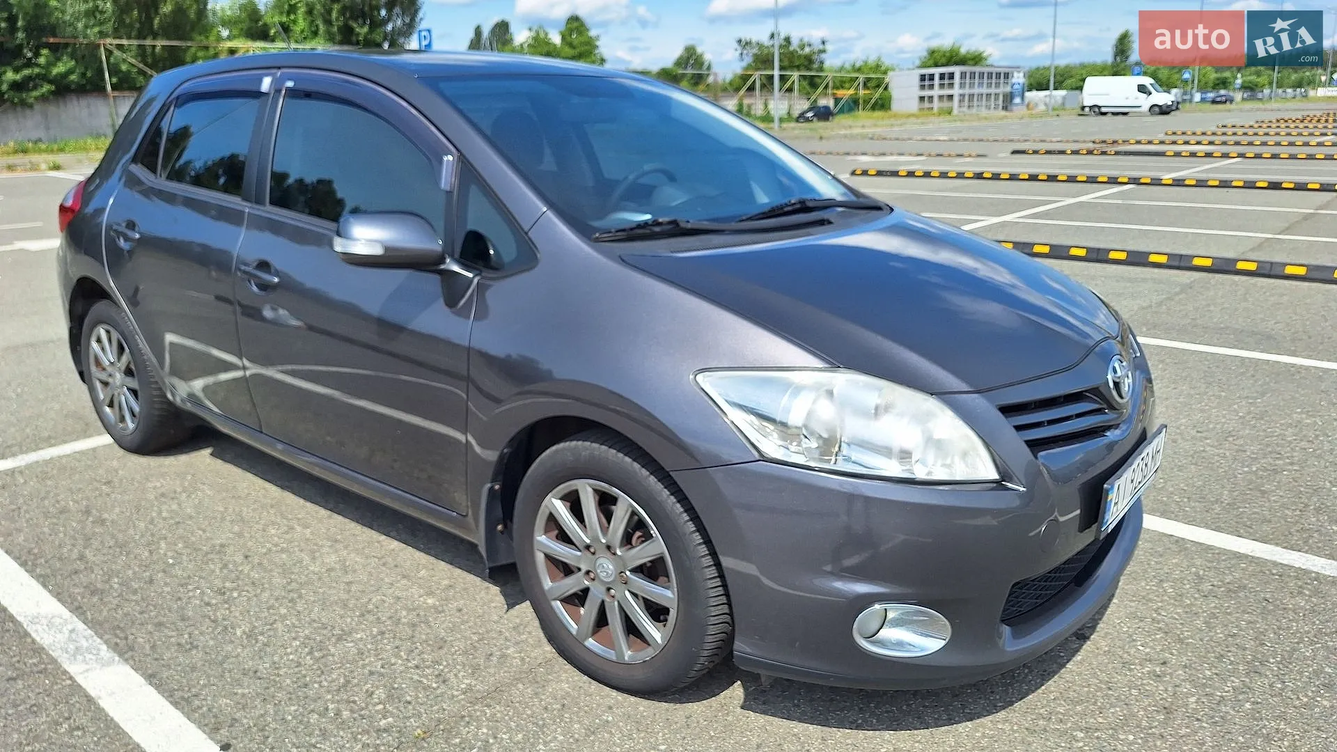 2011 Toyota Auris - фото 1