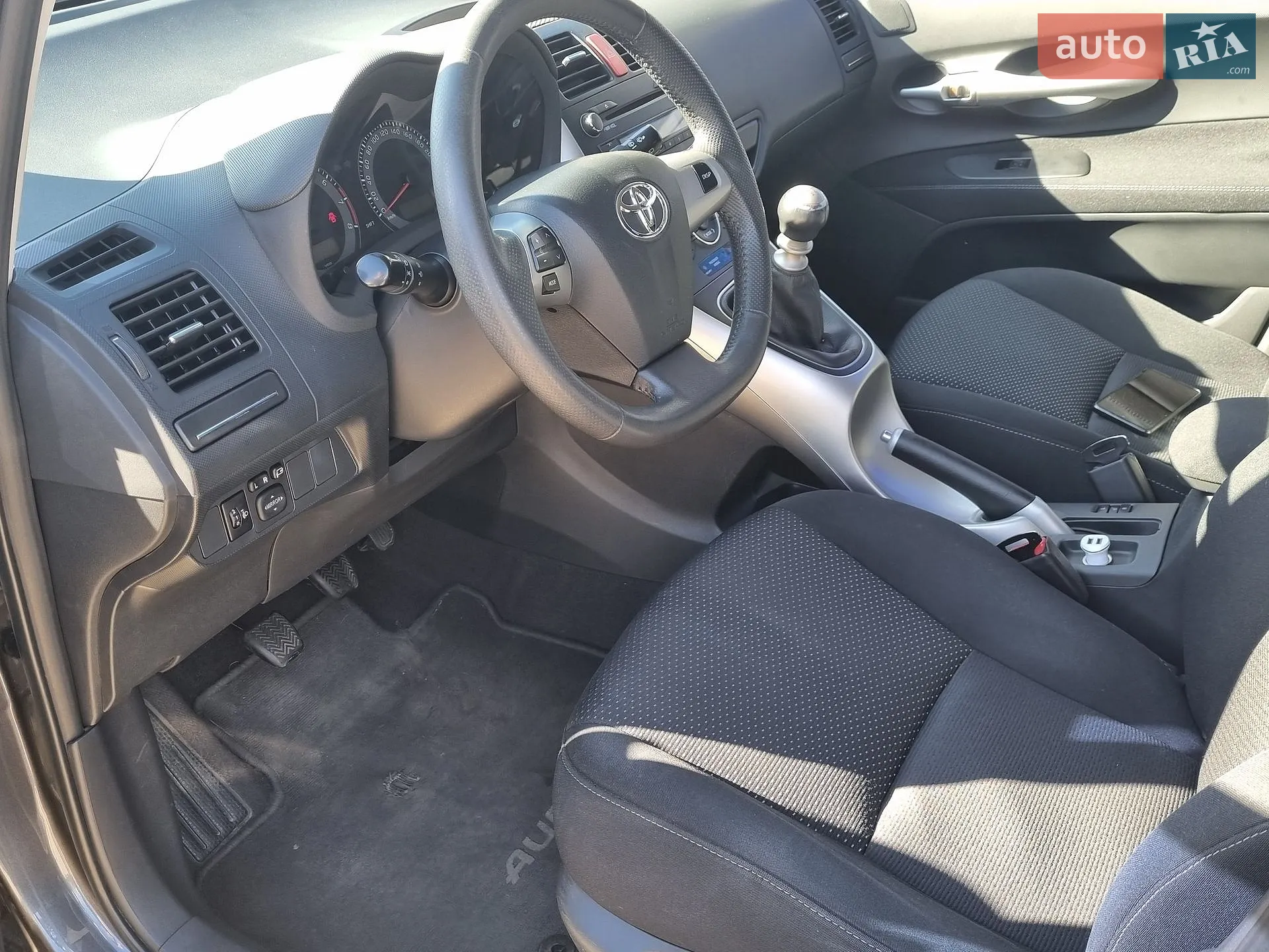 2012 Toyota Auris - мініатюра 6